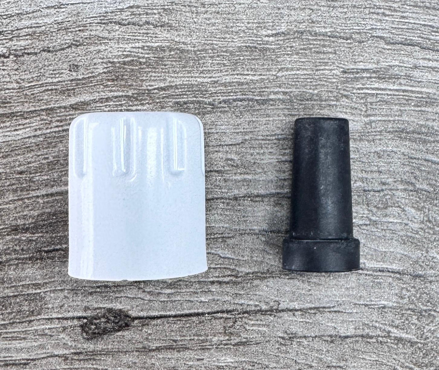 BLU09/BLU12 Rubber Bung and Cap - George's Industrial Services Ltd