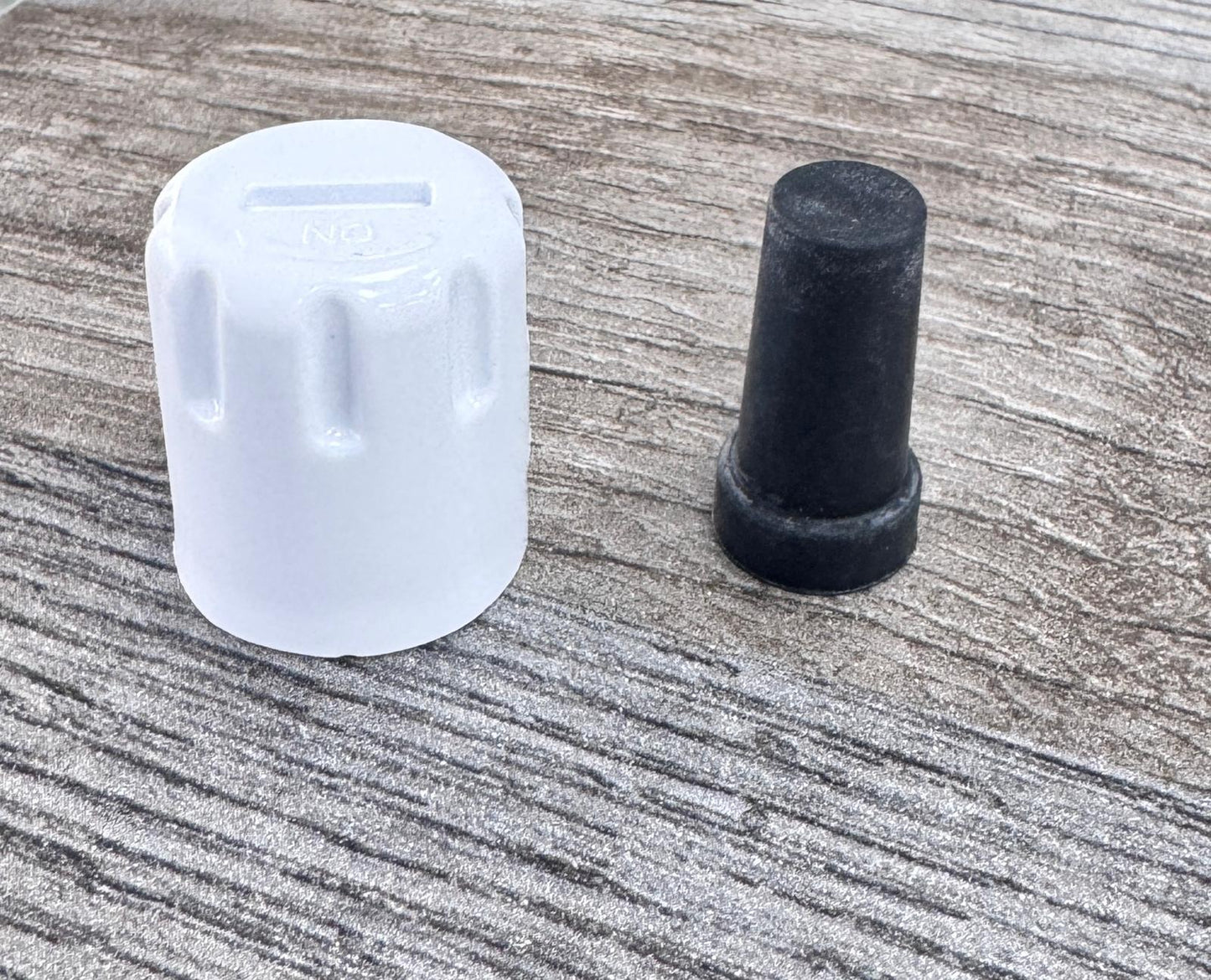 BLU09/BLU12 Rubber Bung and Cap - George's Industrial Services Ltd